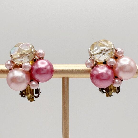 Vintage Pink Pearl Cluster Costume Earrings Made in Japan - Picture 2 of 5